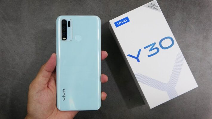 vivo Y30 VS iPhone SE Featured Image