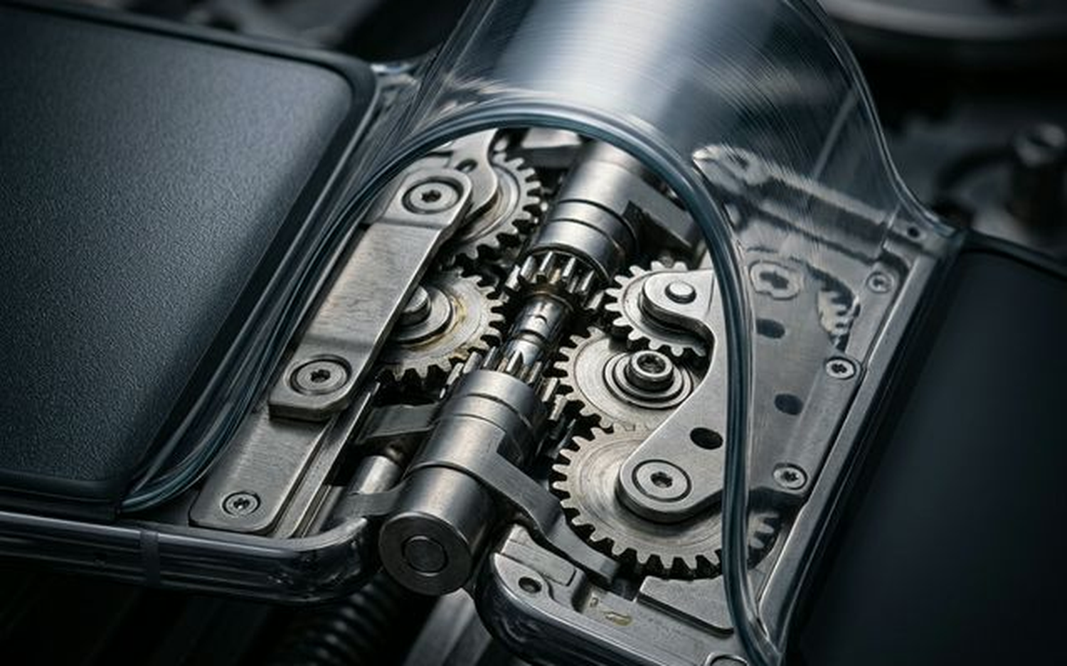 Authentic hands-on: OPPO Find N6 titanium flexion hinge close-up