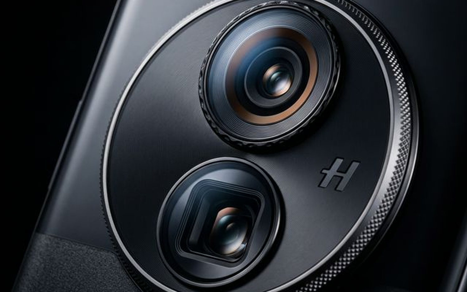 Authentic hands-on: OPPO Find N6 camera module detail